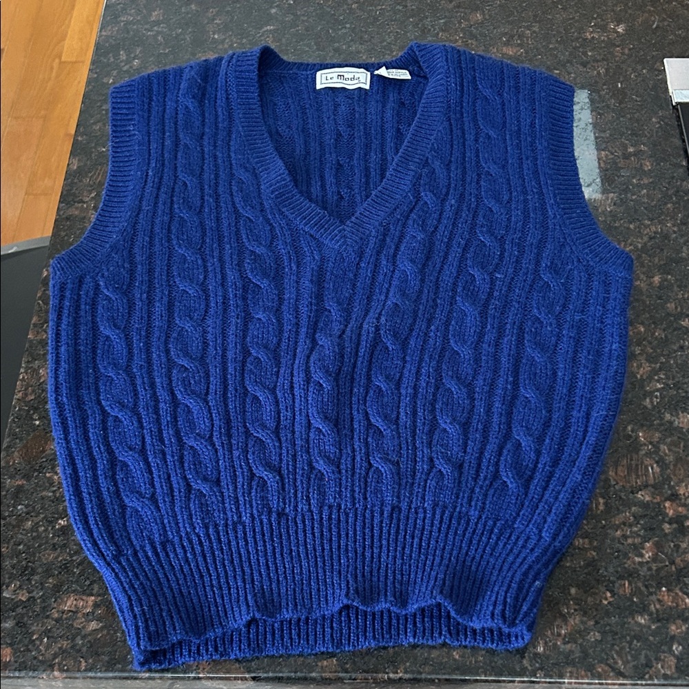 Le Mont Blue V-Neck Cable Knit Sweater